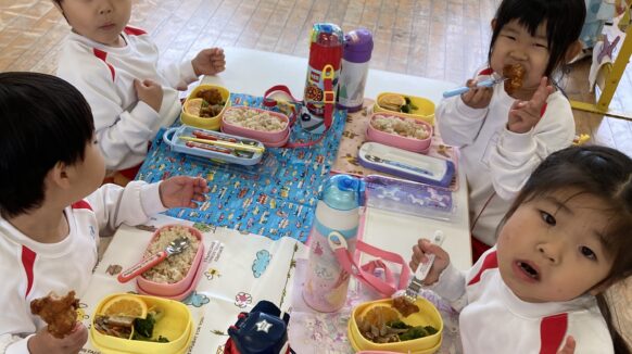 年少　給食スタート！！